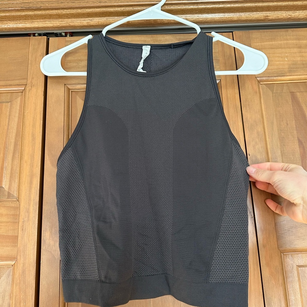 Women’s Gray Lulu lemon Fitted Sleeveless Crop Tank Top